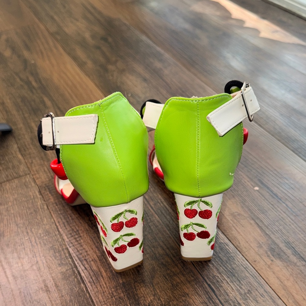 Vibrant Red and Green Women's Heels - Picture 13 of 14